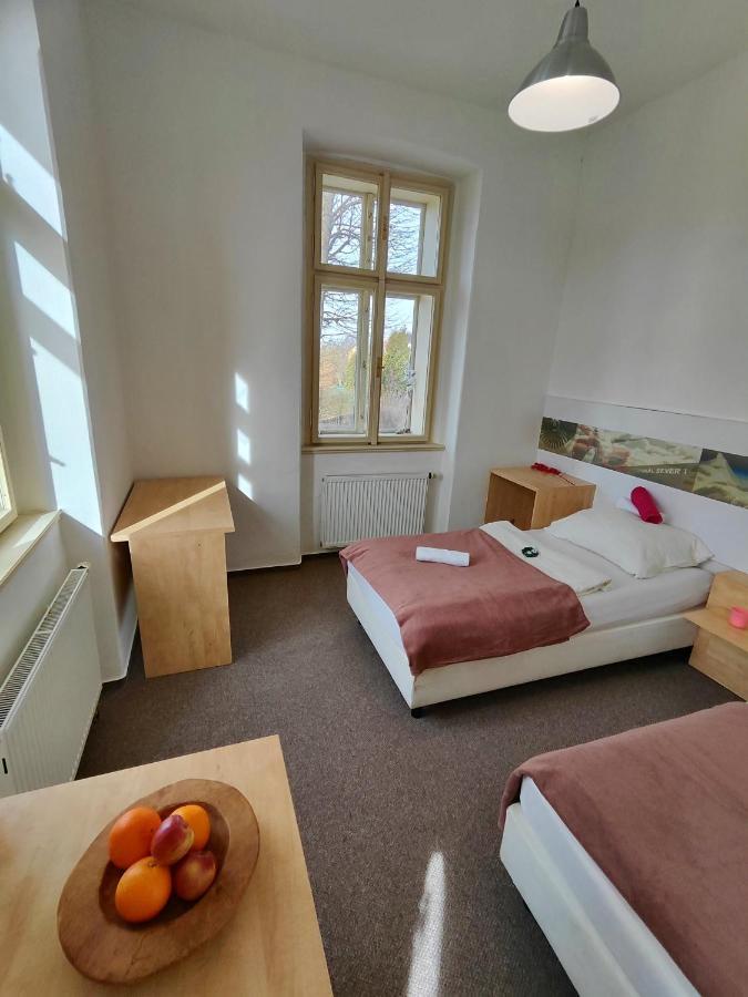 Hotel Stara Skola Mezná Eksteriør billede