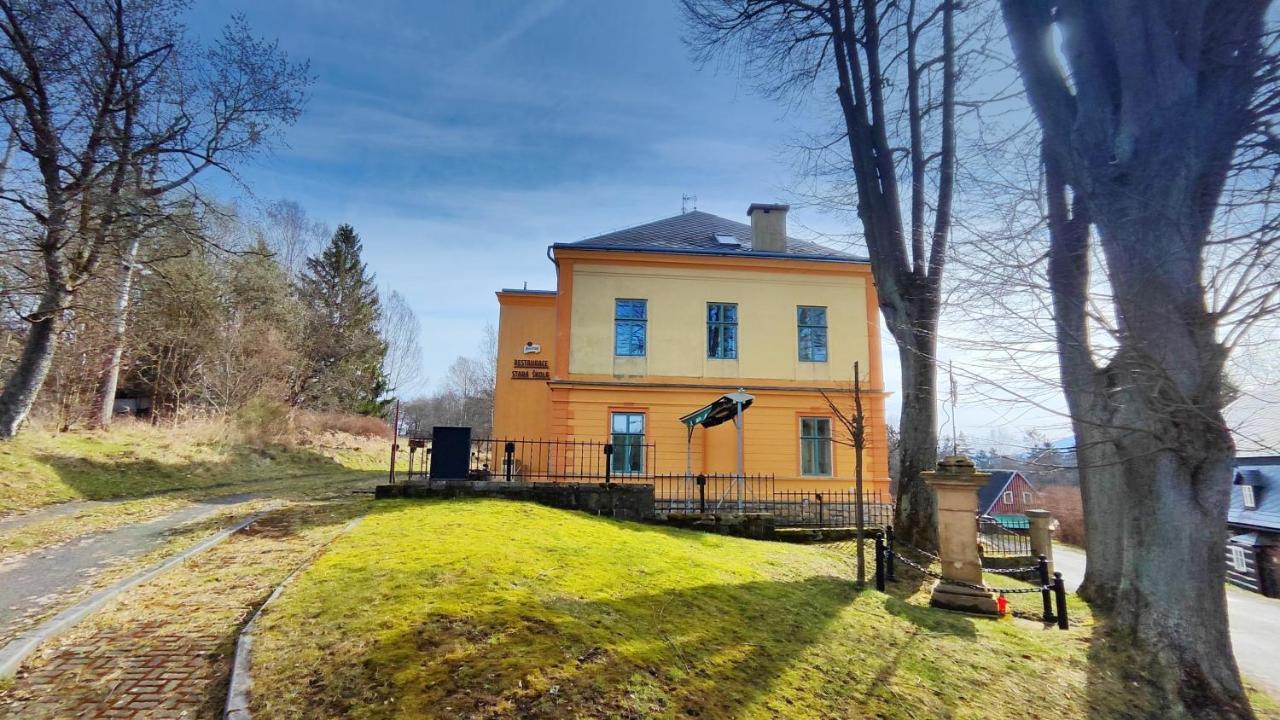 Hotel Stara Skola Mezná Eksteriør billede