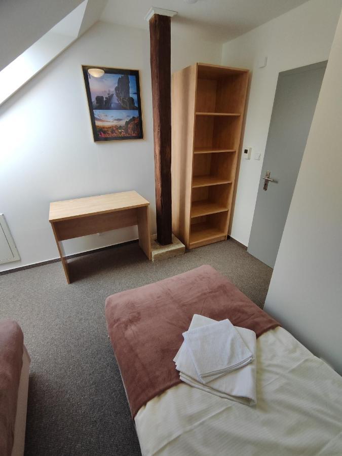Hotel Stara Skola Mezná Eksteriør billede