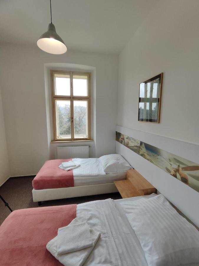 Hotel Stara Skola Mezná Eksteriør billede