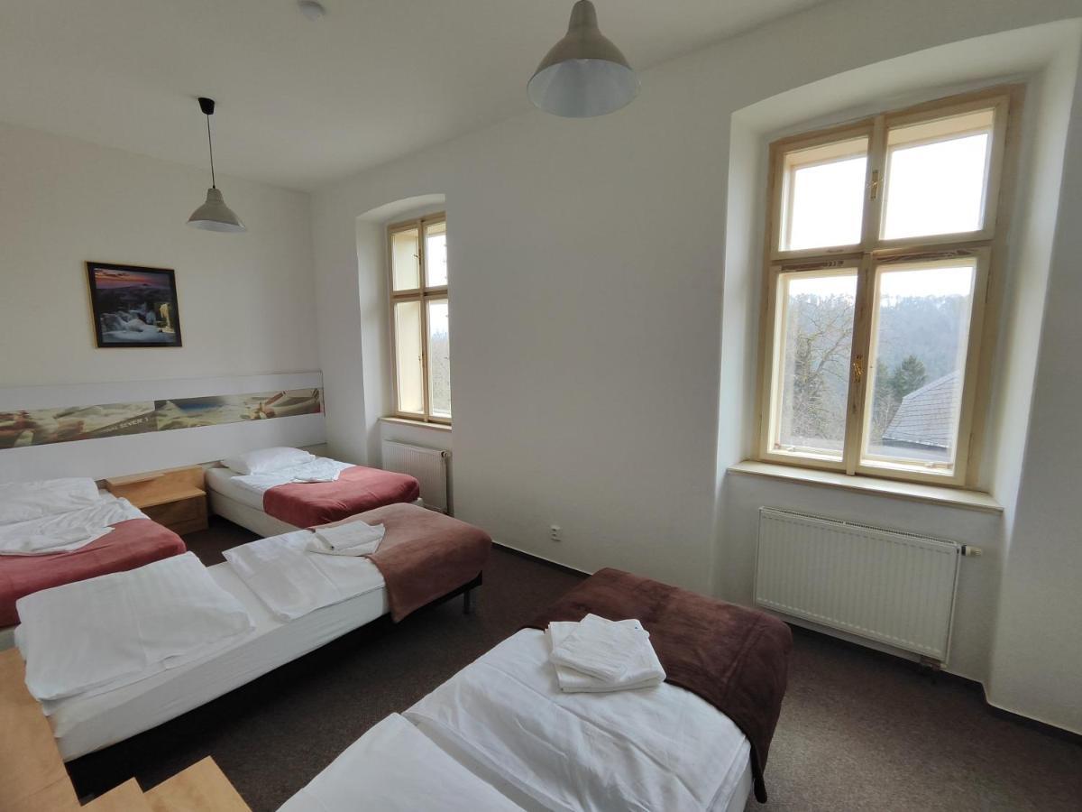Hotel Stara Skola Mezná Eksteriør billede