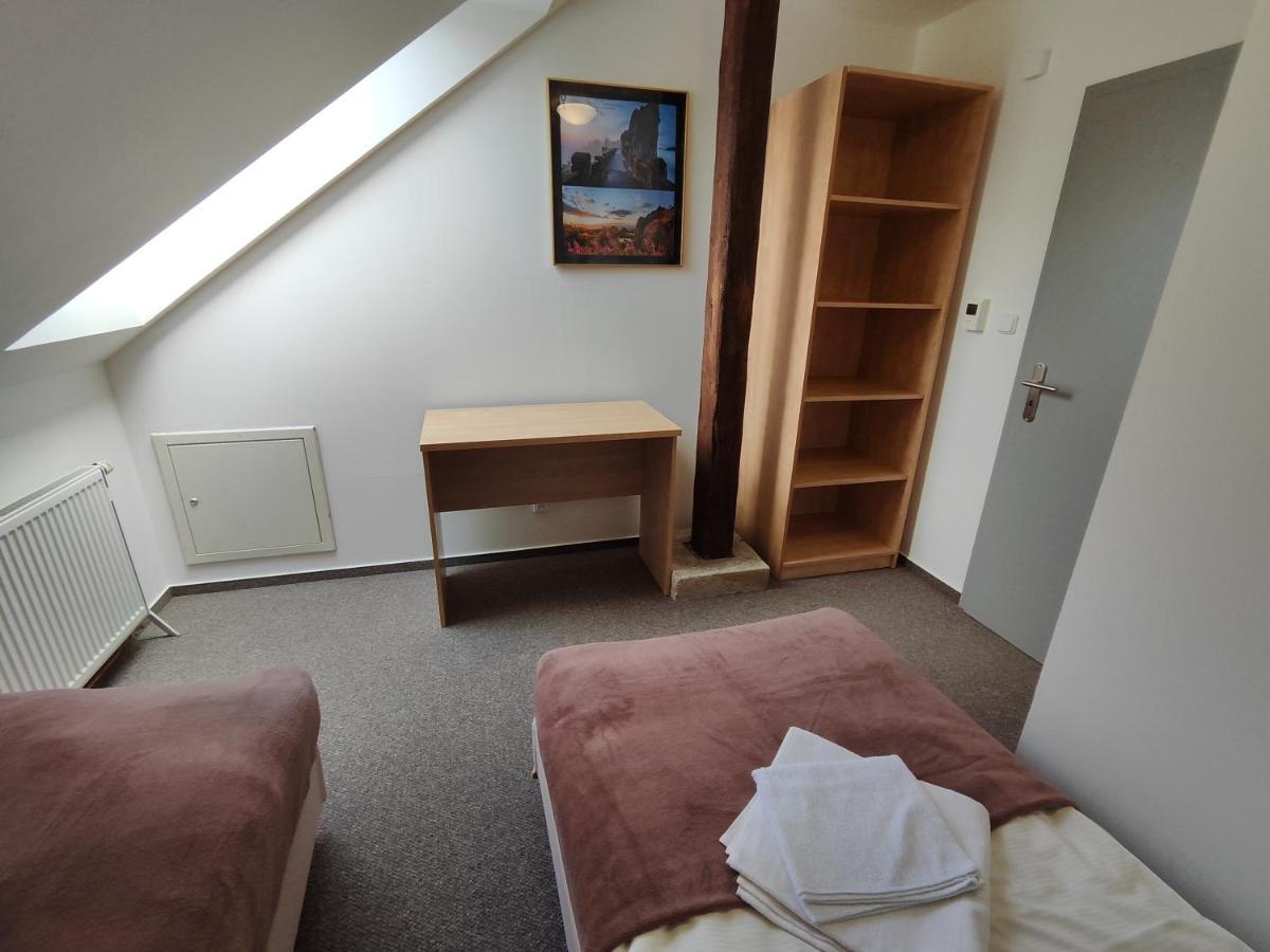 Hotel Stara Skola Mezná Eksteriør billede