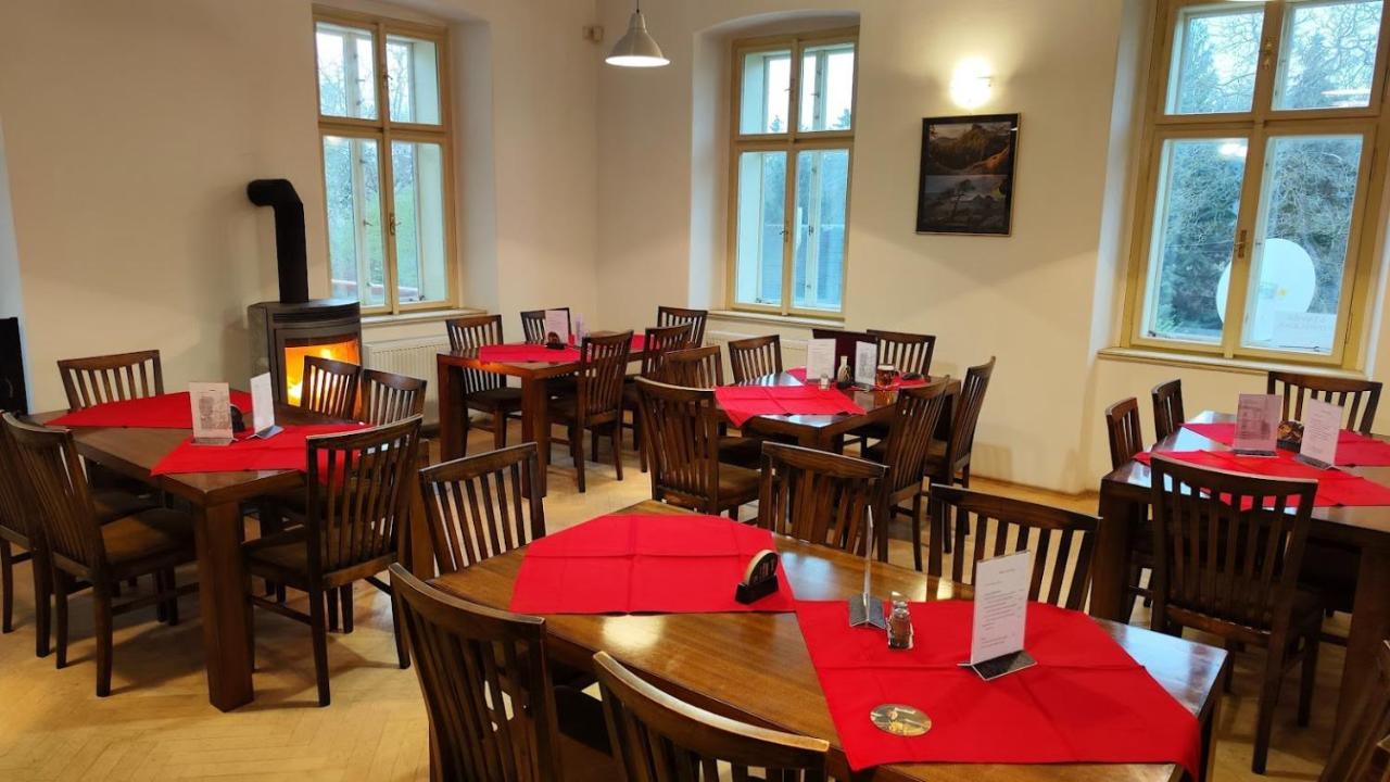 Hotel Stara Skola Mezná Eksteriør billede