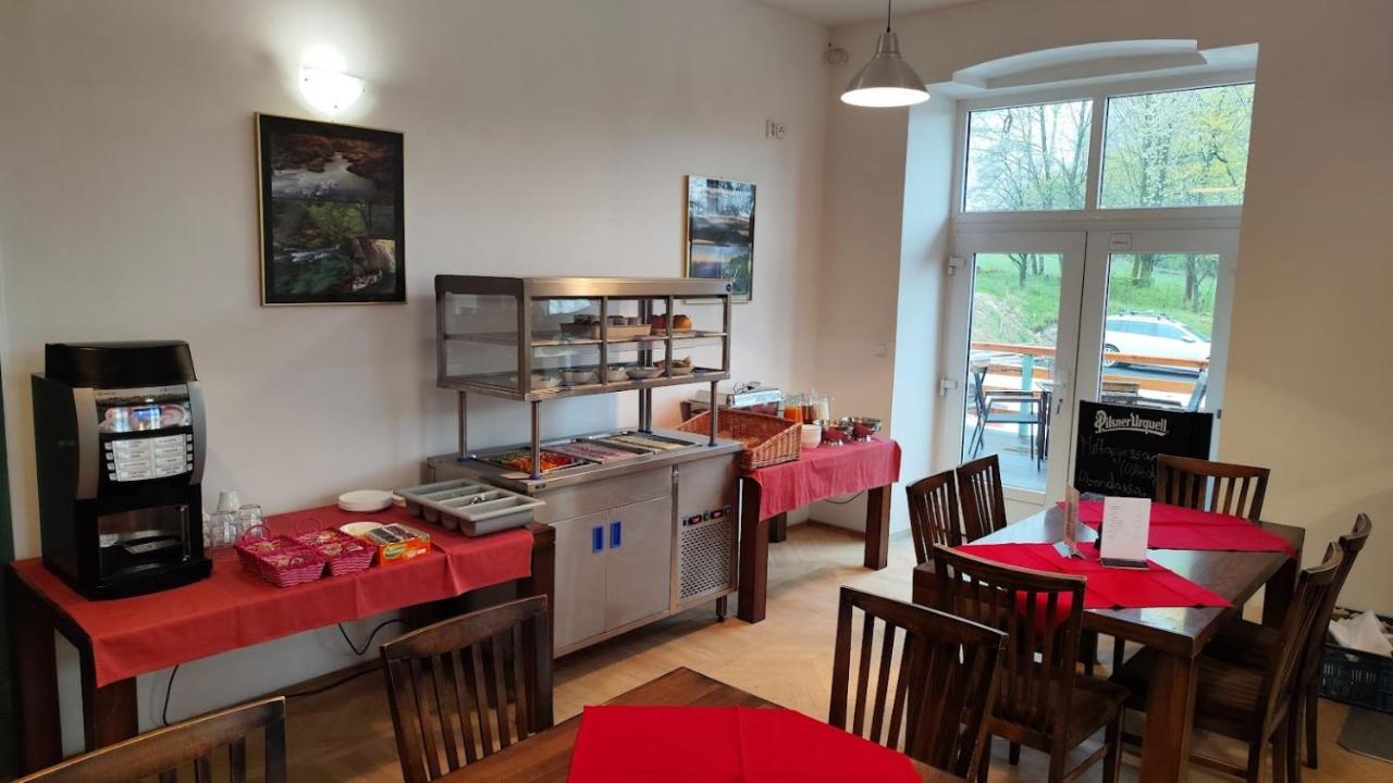 Hotel Stara Skola Mezná Eksteriør billede